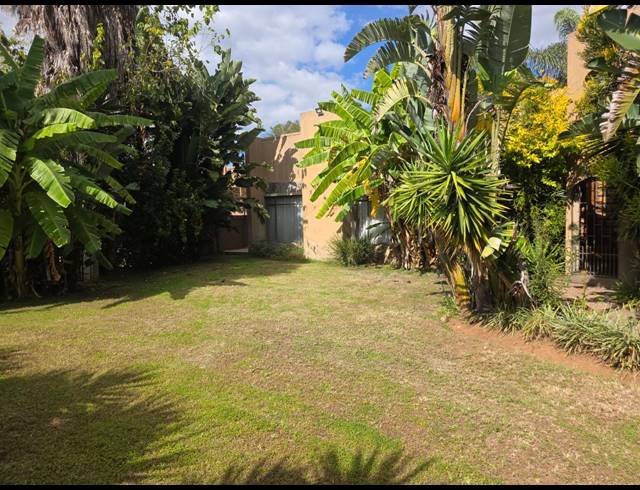 5 BEDROOM HOUSE FOR SALE IN FLORA PARK
